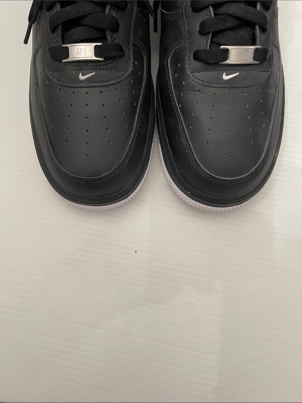 NIKE AIR FORCE 1 07 BLACK WHITE LEATHER SNEAKERS MENS SIZE 12 - Picture 8 of 14